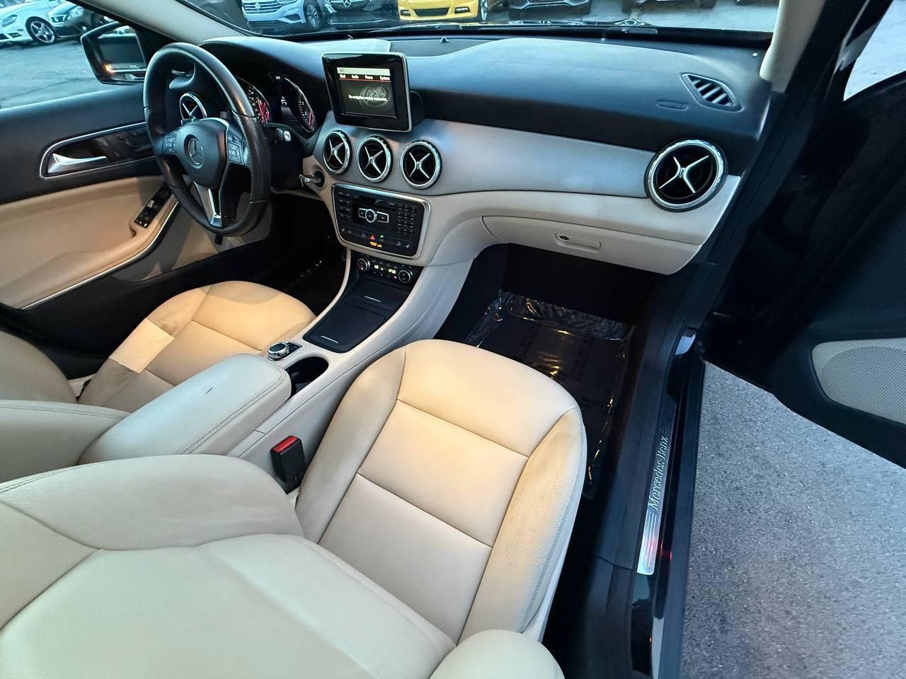 Used 2015 Mercedes-Benz GLA 250 4MATIC w/ Premium Package image 22