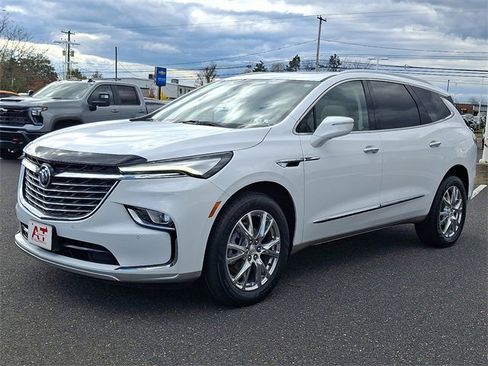 Certified 2022 Buick Enclave Essence w/ Experience Buick Package image 3