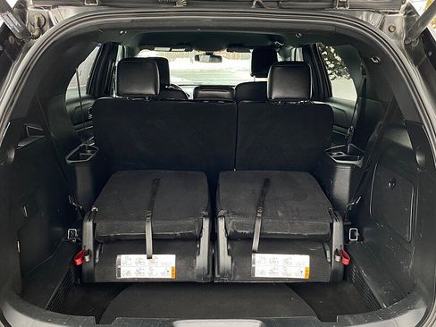 Certified 2018 Ford Explorer XLT w/ Equipment Group 202A image 10