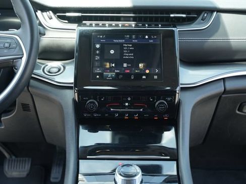 Used 2022 Jeep Grand Cherokee L Laredo w/ Luxury Tech Group I AWD/4WD image 33