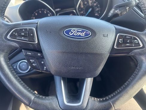 Used 2019 Ford Escape Titanium image 16