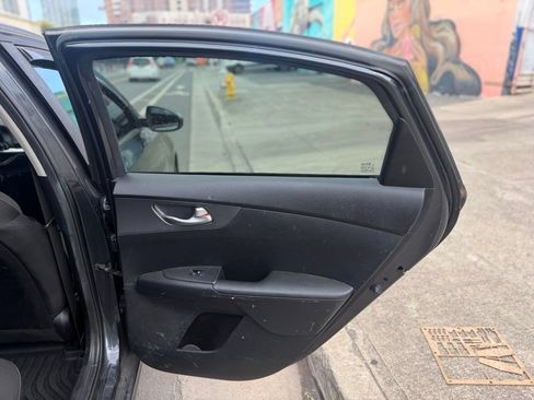 Used 2019 Kia Forte Sedan FWD image 11