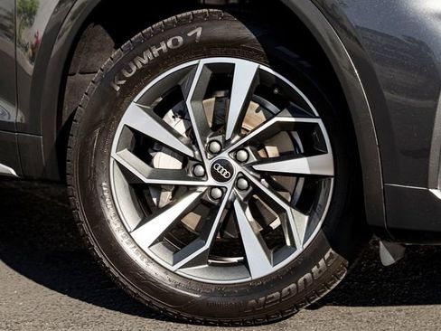 Used 2023 Audi Q5 2.0T Premium w/ Convenience Package image 10