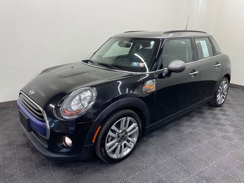 Used 2017 MINI Cooper 4-Door Hardtop image 1
