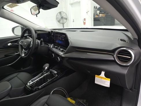 New 2026 Chevrolet Trax ACTIV w/ Sunroof Package image 27