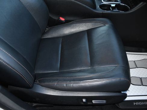 Used 2018 Toyota Highlander XLE image 30