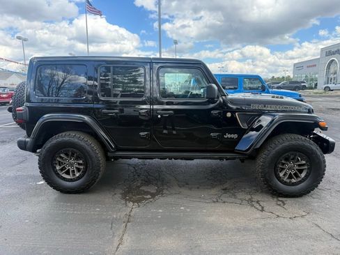 Used 2025 Jeep Wrangler Unlimited Rubicon 392 AWD/4WD image 2
