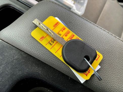 Used 2017 Chevrolet Silverado 1500 W/T image 10