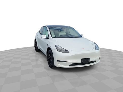 Used 2021 Tesla Model Y Long Range image 2