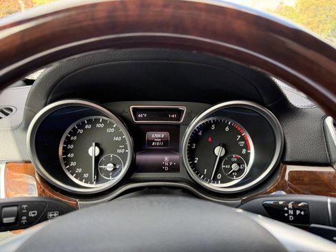 Used 2014 Mercedes-Benz GL 450 4MATIC image 34