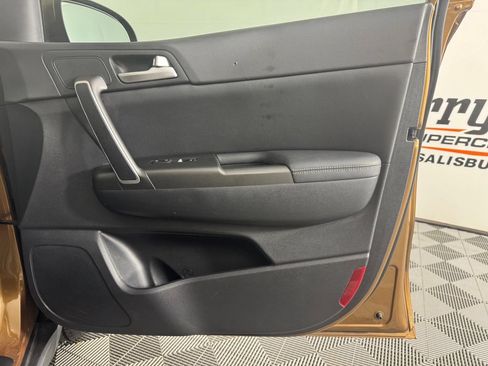 Used 2017 Kia Sportage EX FWD image 31