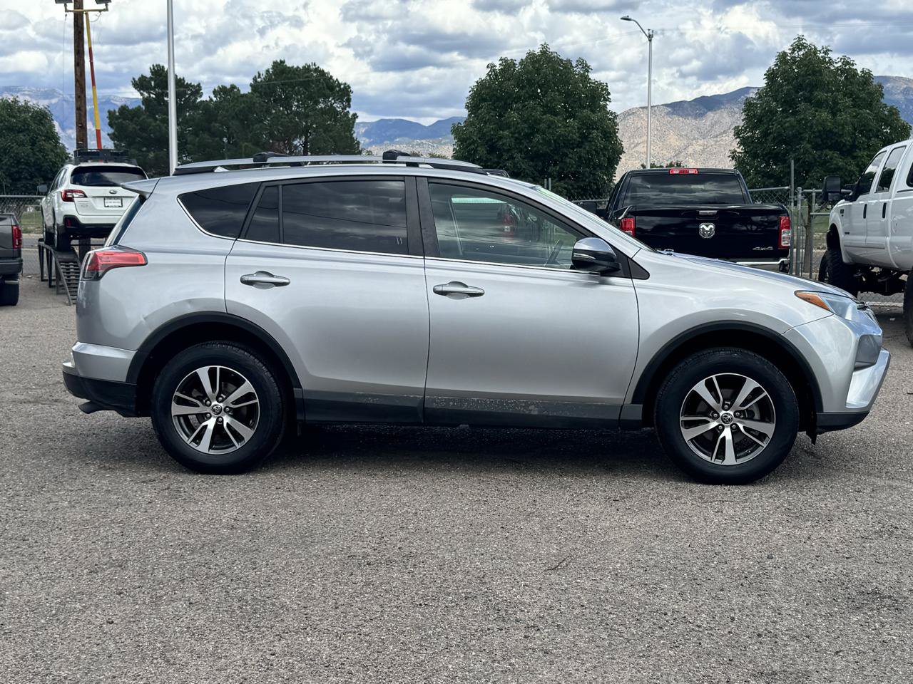 Used 2017 Toyota RAV4 XLE w/ All Weather Liner Package AWD/4WD image 8