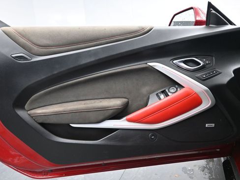 Used 2021 Chevrolet Camaro ZL1 image 27