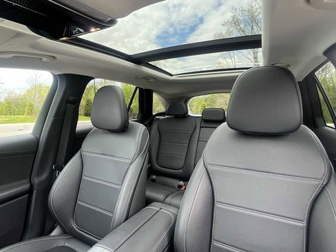 Used 2023 Mercedes-Benz GLC 300 4MATIC image 9