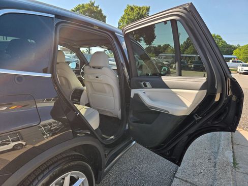Used 2019 BMW X5 xDrive40i w/ Premium Package 2 AWD/4WD image 18