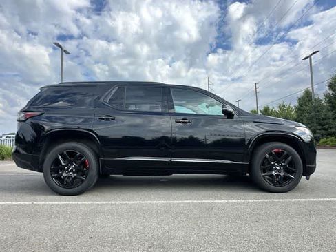 Used 2018 Chevrolet Traverse Premier w/ Redline Edition AWD/4WD image 3