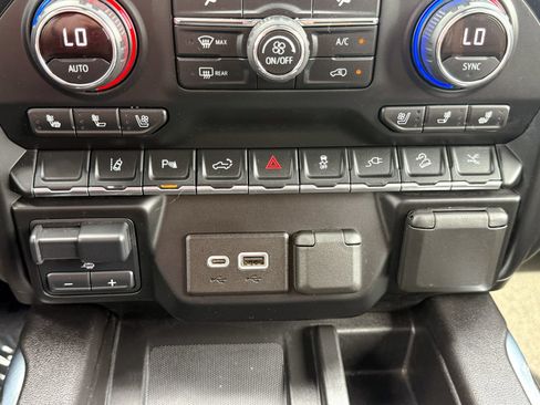 Certified 2021 Chevrolet Silverado 2500 LTZ w/ Carhartt Edition AWD/4WD image 33