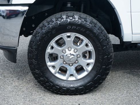 Used 2022 RAM 2500 Laramie AWD/4WD image 40