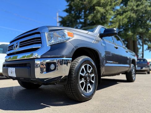 Used 2017 Toyota Tundra SR5 AWD/4WD image 17