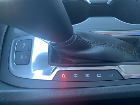 Used 2018 Chevrolet Equinox LT image 16