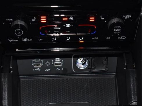 New 2025 Jeep Grand Cherokee L Altitude image 17