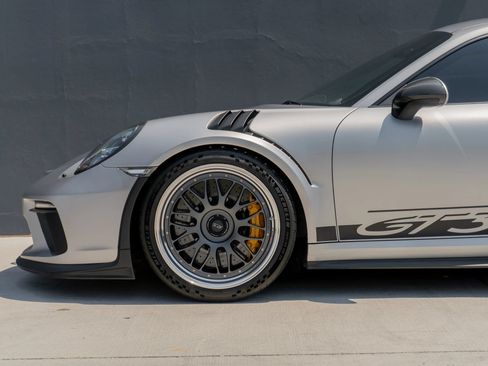 Used 2019 Porsche 911 GT3 RS RWD image 41