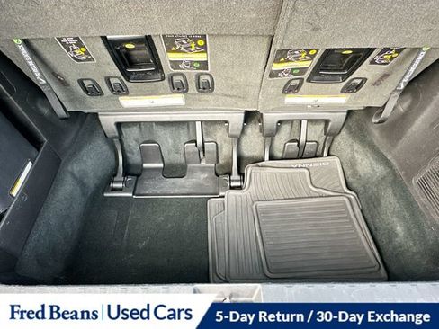 Used 2016 Toyota Sienna SE Premium w/ Four Season Floor Mat Package FWD image 34