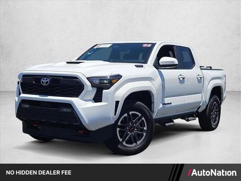 Certified 2025 Toyota Tacoma TRD Sport AWD/4WD image 1