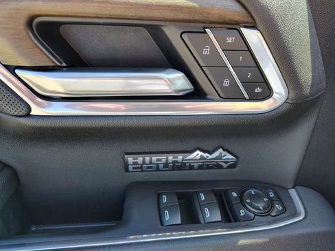 Used 2025 Chevrolet Silverado 1500 High Country AWD/4WD image 11