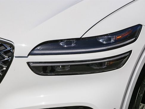 Used 2023 Genesis GV70 2.5T w/ Sport Prestige Package image 4