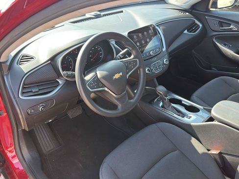 Used 2025 Chevrolet Malibu LT FWD image 15