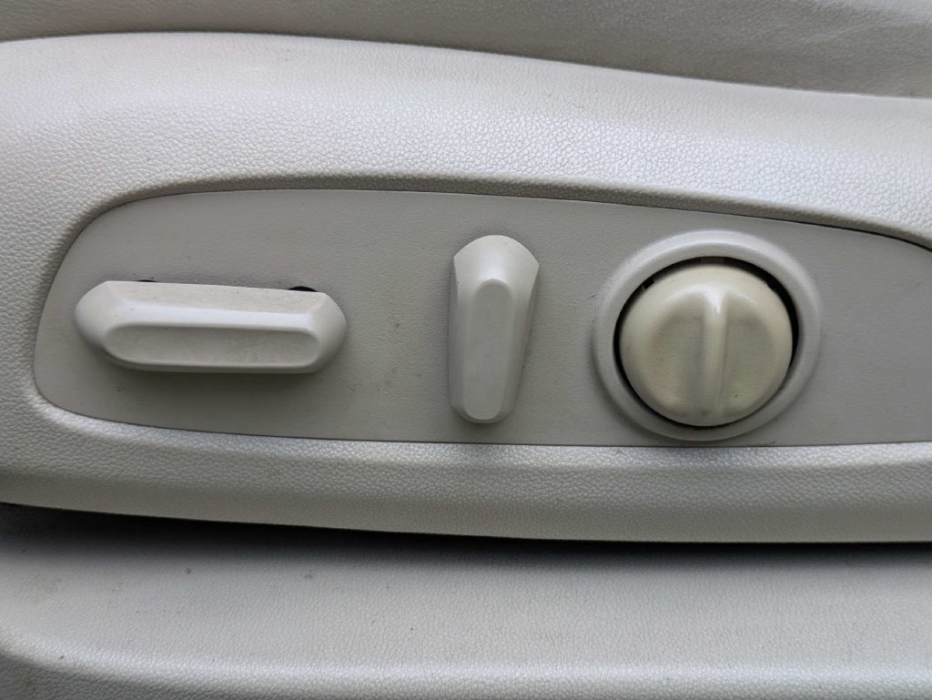 Used 2019 Buick Enclave Essence FWD image 20