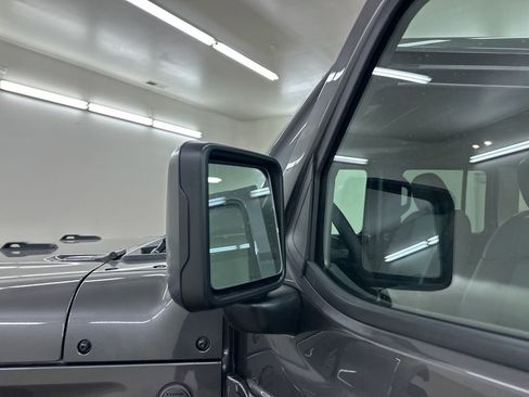 New 2026 Jeep Wrangler Unlimited Sahara AWD/4WD image 15