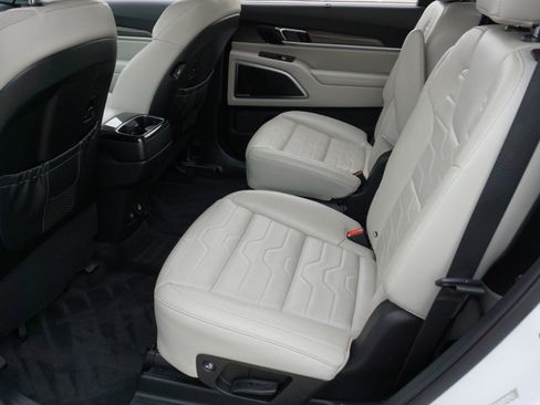 Used 2020 Kia Telluride SX w/ SX Prestige Package image 32