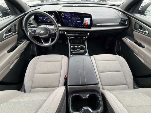 Certified 2024 Chevrolet Traverse LT image 2