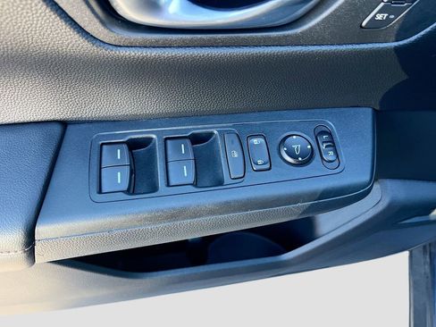Used 2025 Honda CR-V Sport-L image 17