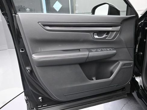 Used 2026 Honda CR-V LX image 3
