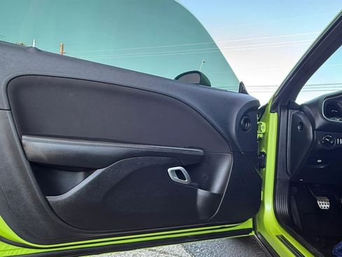 Used 2015 Dodge Challenger R/T w/ Quick Order Package 22B R/T RWD image 31