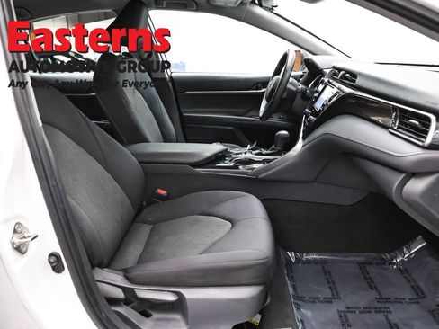 Used 2020 Toyota Camry LE image 25