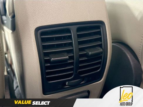 Used 2017 Ford Escape SE w/ SE Leather Comfort Package FWD image 25