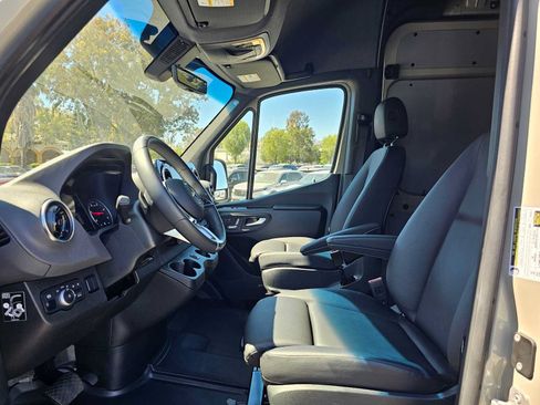 Used 2026 Mercedes-Benz Sprinter 2500 image 19