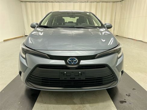 Used 2023 Toyota Corolla LE w/ Carpet Mat Package (TMS) image 3
