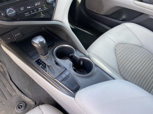 Used 2022 Toyota Camry SE FWD image 24