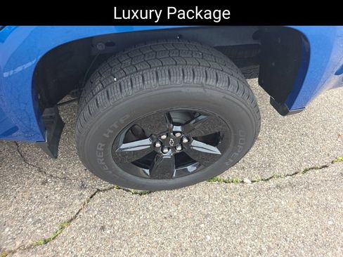 Used 2022 Chevrolet Colorado LT w/ Luxury Package AWD/4WD image 13