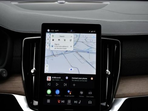 Certified 2025 Volvo XC90 B6 Plus image 24