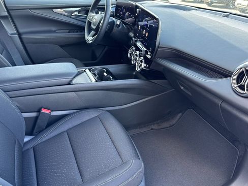 New 2025 Chevrolet Blazer EV LT image 16