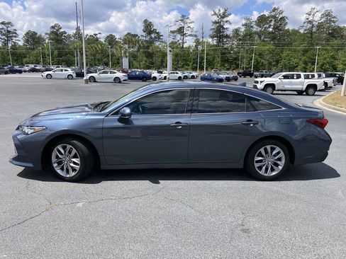 Certified 2021 Toyota Avalon XLE FWD image 2