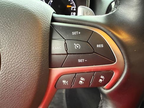 Used 2021 Jeep Grand Cherokee Limited X image 23