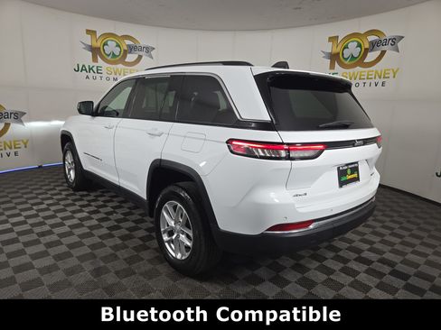 Used 2023 Jeep Grand Cherokee Laredo w/ Luxury Tech Group I AWD/4WD image 6
