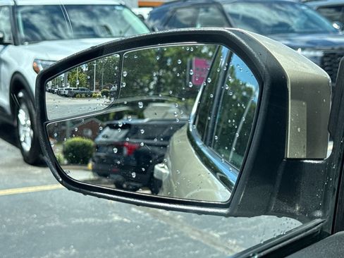 Used 2017 Ford Escape SE FWD image 40